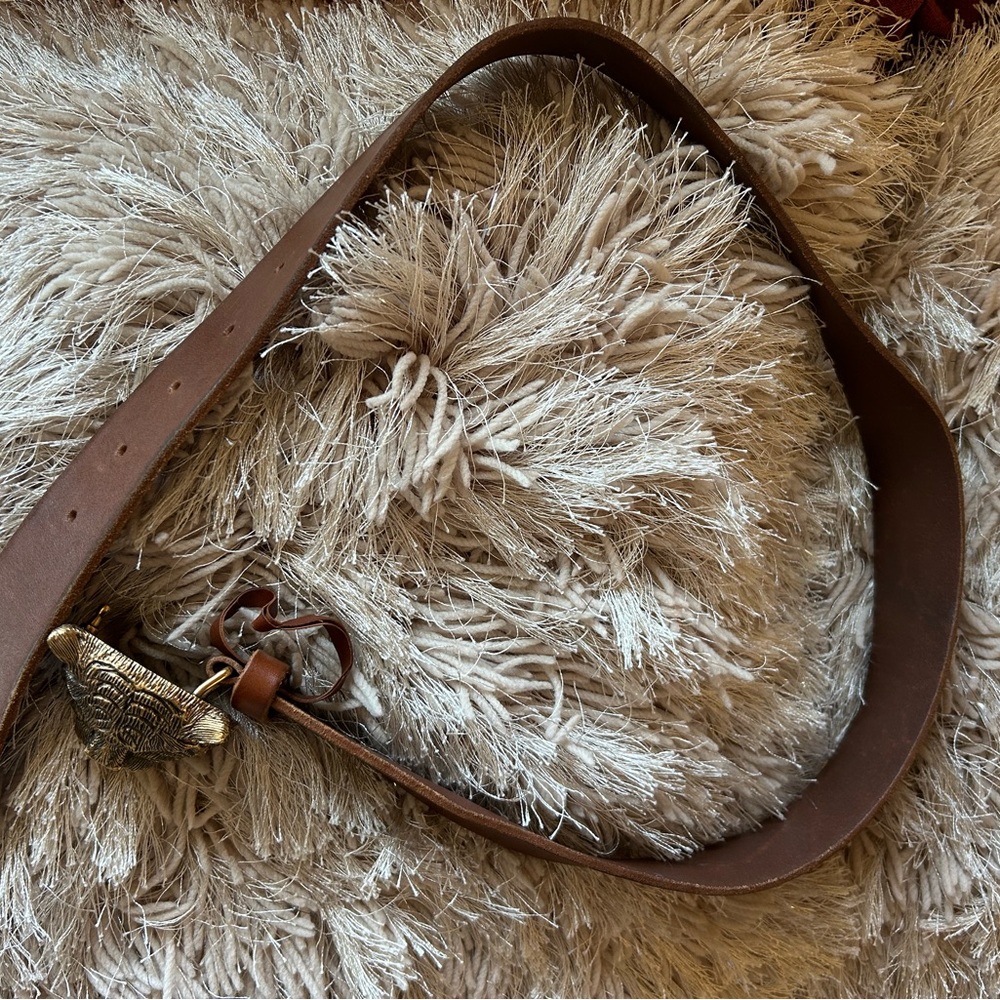 Gucci Feline Buckle Leather Belt - Picture 7 of 7